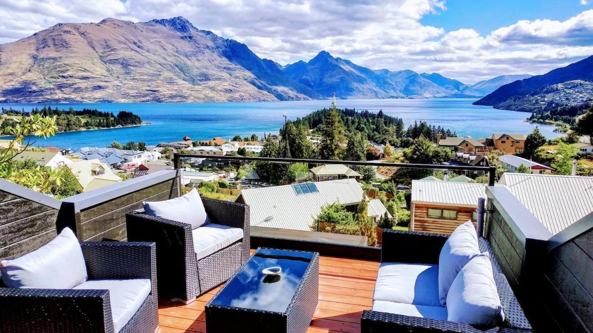 Stunning Home With Amazing Wakatipu Lake Views Queenstown Ngoại thất bức ảnh